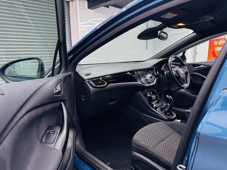 2016 Vauxhall Astra 1.6 CDTi BlueInjection SRi Nav Euro 6 (s/s) 5dr HATCHBACK Diesel Manual