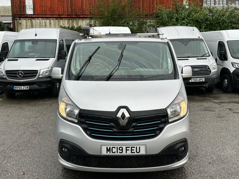 2019 Renault Trafic 1.6 dCi 29 Sport Nav Crew Van LWB Euro 6 6dr WINDOW VAN Diesel Manual