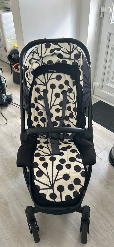 Cosatto wowee travel system