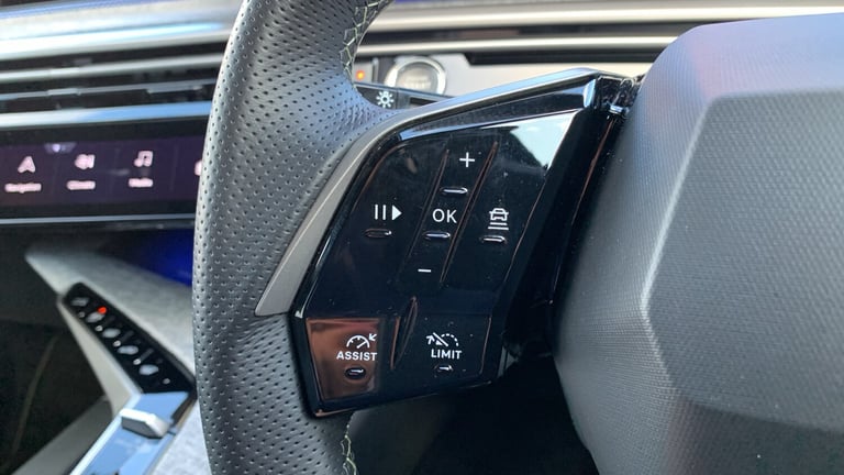 2025 Peugeot 5008 1.2 Hybrid 136 GT 5dr e-DSC6 HATCHBACK PETROL Automatic