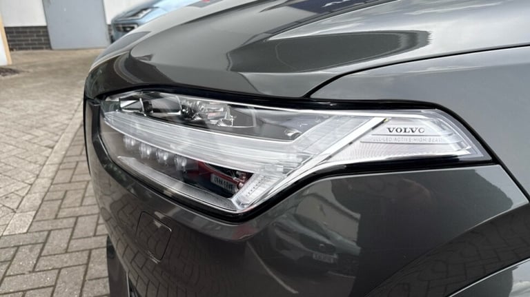 2021 Volvo XC90 Recharge R-Design Pro, T8 AWD plug-in hybrid, 7 Seats Estate Petrol Parallel PHEV...