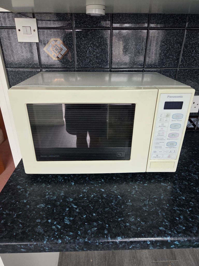 image for Panasonic 800w Microwave