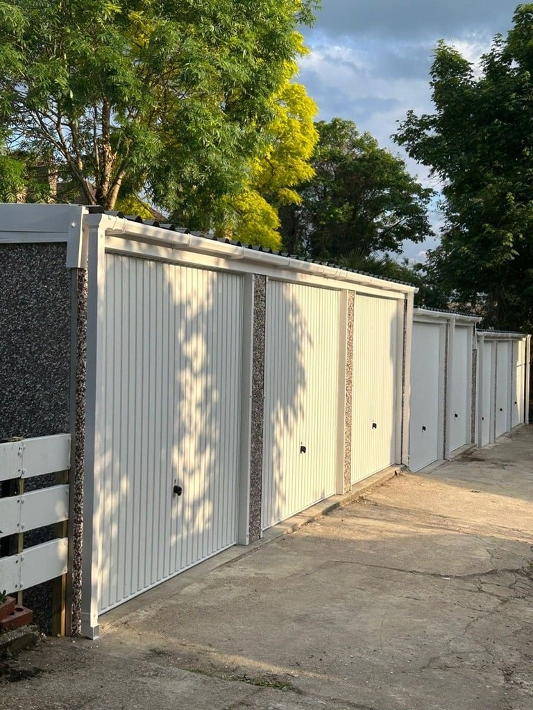 Garage for rent 