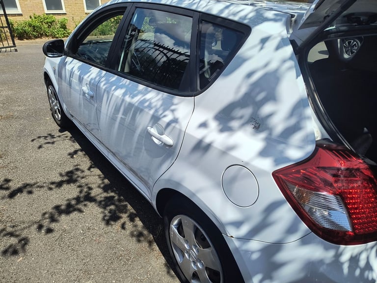 Kia, CEED, Hatchback, 2011, Petrol, FSH available & Manual, 1396 (cc),5 doors - Image 6