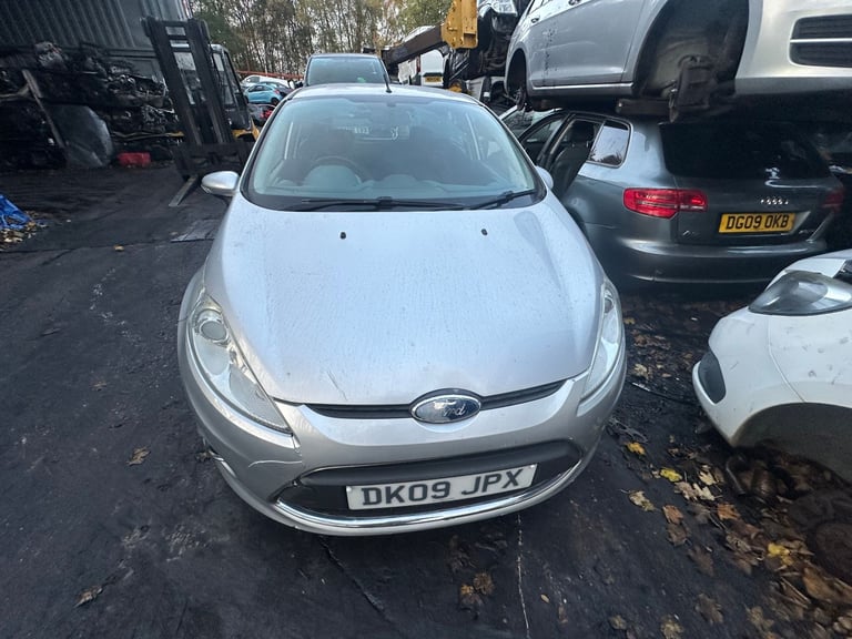 FORD FIESTA 2009 1.4 PETROL BREAKING FOR PARTS 