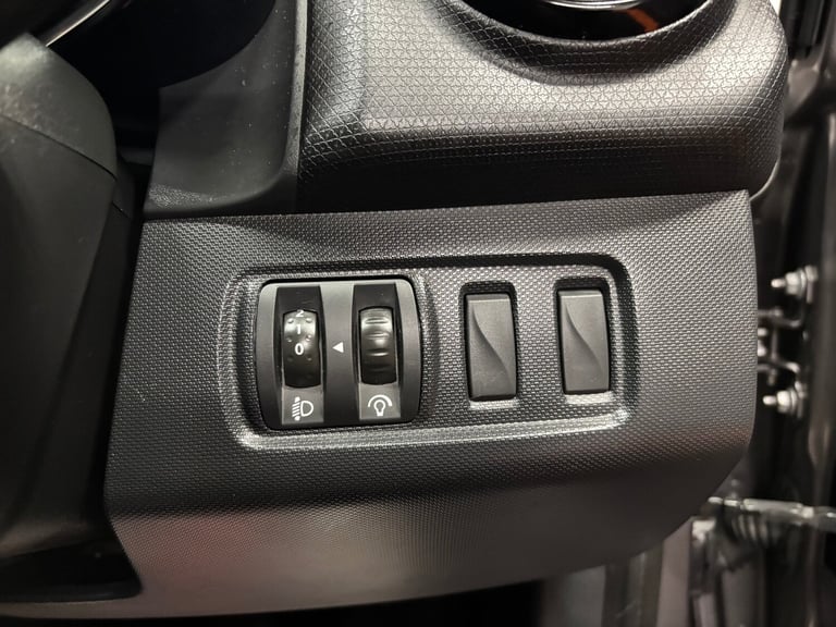 2015 Renault Clio 1.2 16V Dynamique Nav 5dr HATCHBACK Petrol Manual