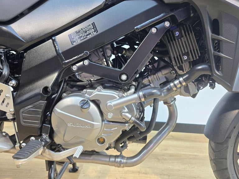 Suzuki V-Strom 650 Black 2020 - Centre Stand, Clear Screen **LOW MILEAGE**