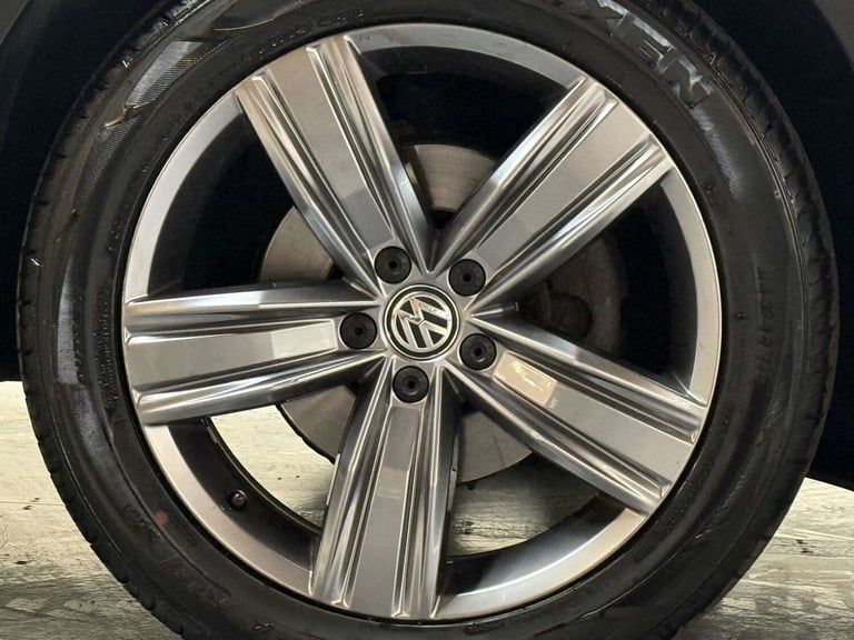 2017 Volkswagen Tiguan 2.0 TDI BlueMotion Tech SEL DSG 4Motion Euro 6 (s/s) 5dr SUV Diesel Automatic