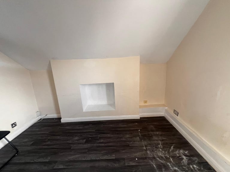 Two bedroom unfurnished flat available now Postcode PO5 1RN