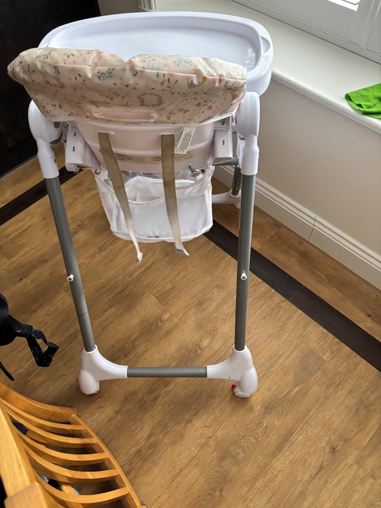 Selling our Mamas & Papas Baby Highchair - £30