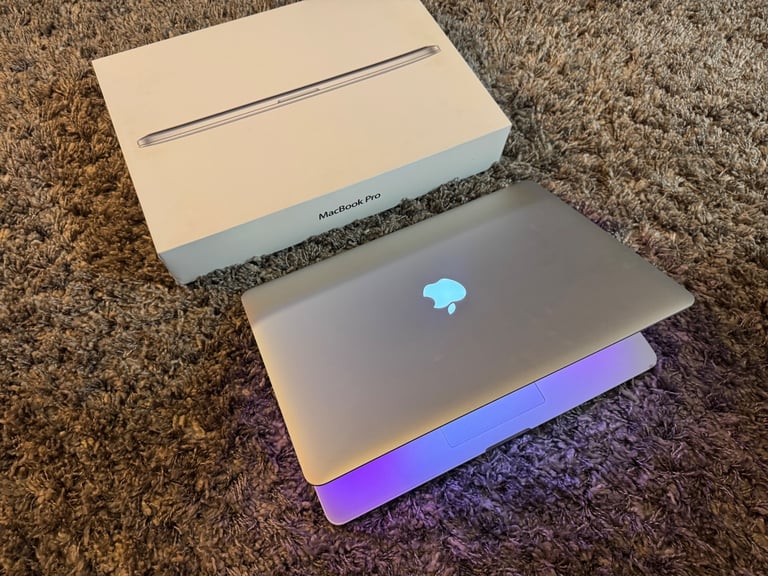 Apple MacBook Pro A1398 15" i7  16GB RAM 256GB SSD Excellent Condition 