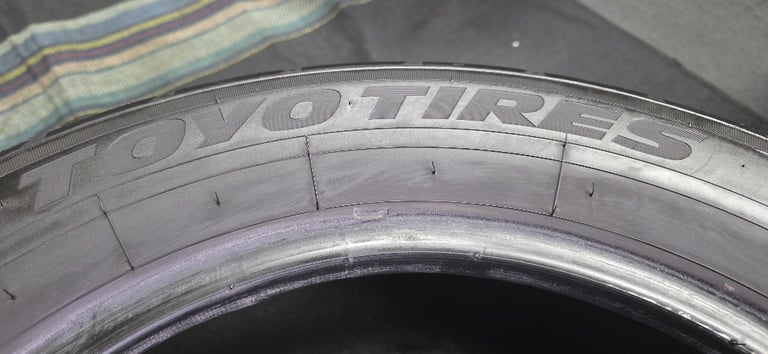 215 60 16  2 x tyres Toyo Tires OBServe S944 All Season