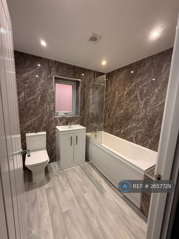 3 bedroom house in Cody Court, Silverdale Close, CV2 (3 bed) (#2657729)