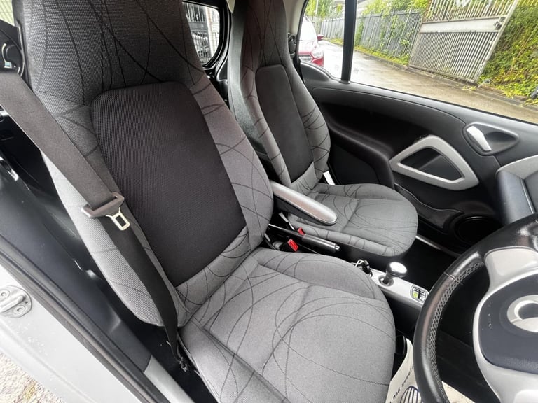 2011 smart fortwo 1.0 MHD Passion Coupe 2dr Petrol SoftTouch Euro 5 (s/s) (71 bhp) Coupe Petrol A...