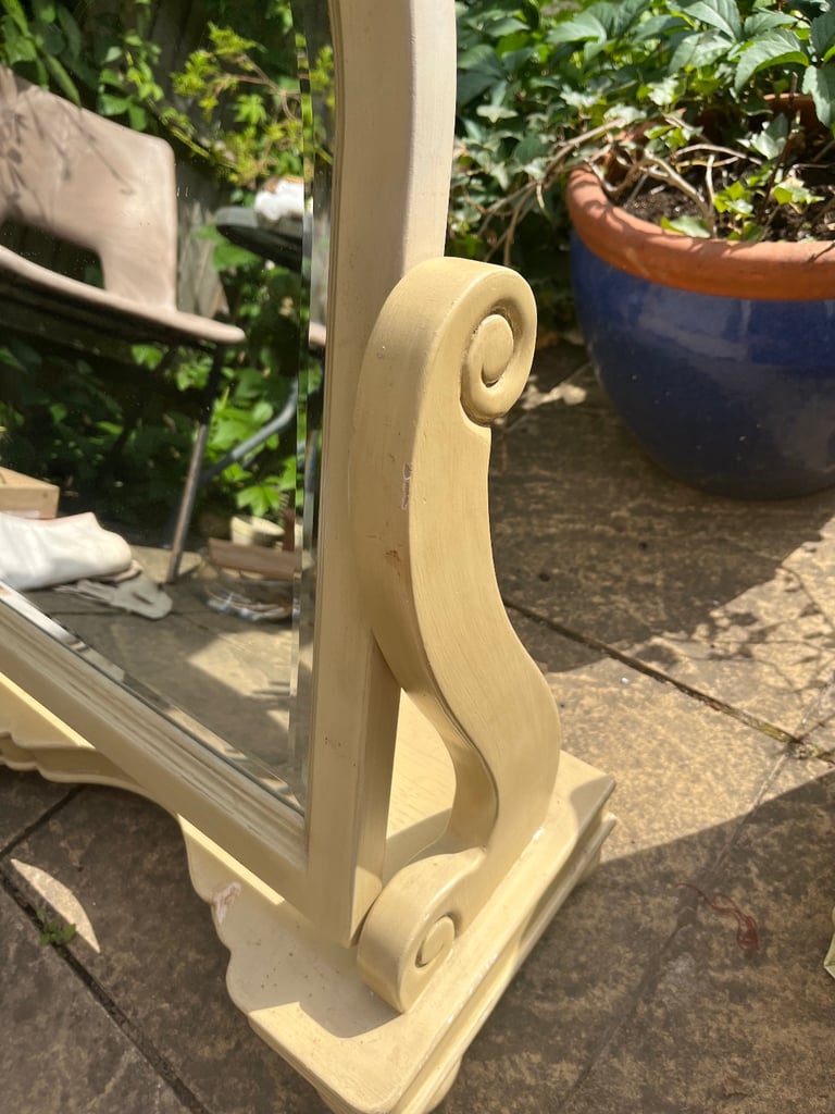 Freestanding heavy duty  mirror 