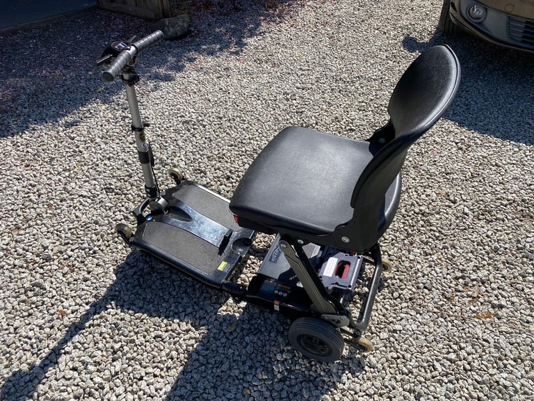 Luggie Elite Deluxe - 2 batteries - mobility scooter wheelchair 