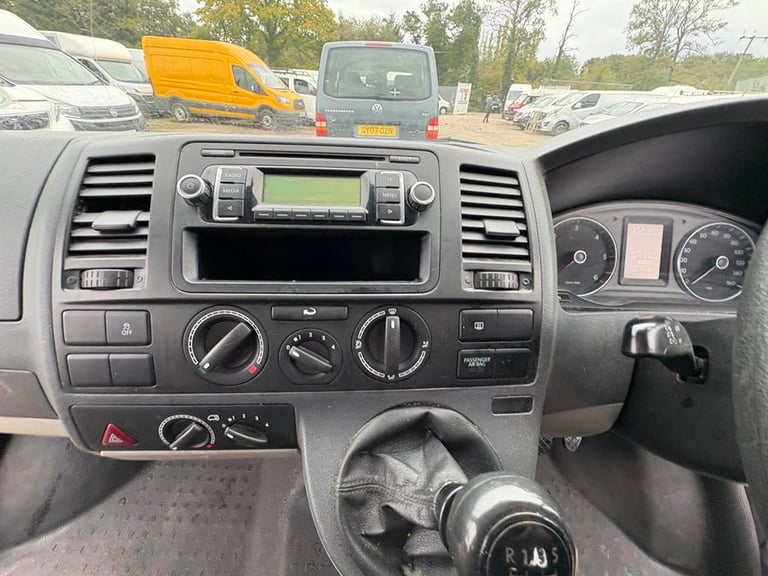2010 Volkswagen Transporter Transporter T30 S 84 TDI SWB Minibus DIESEL Manual