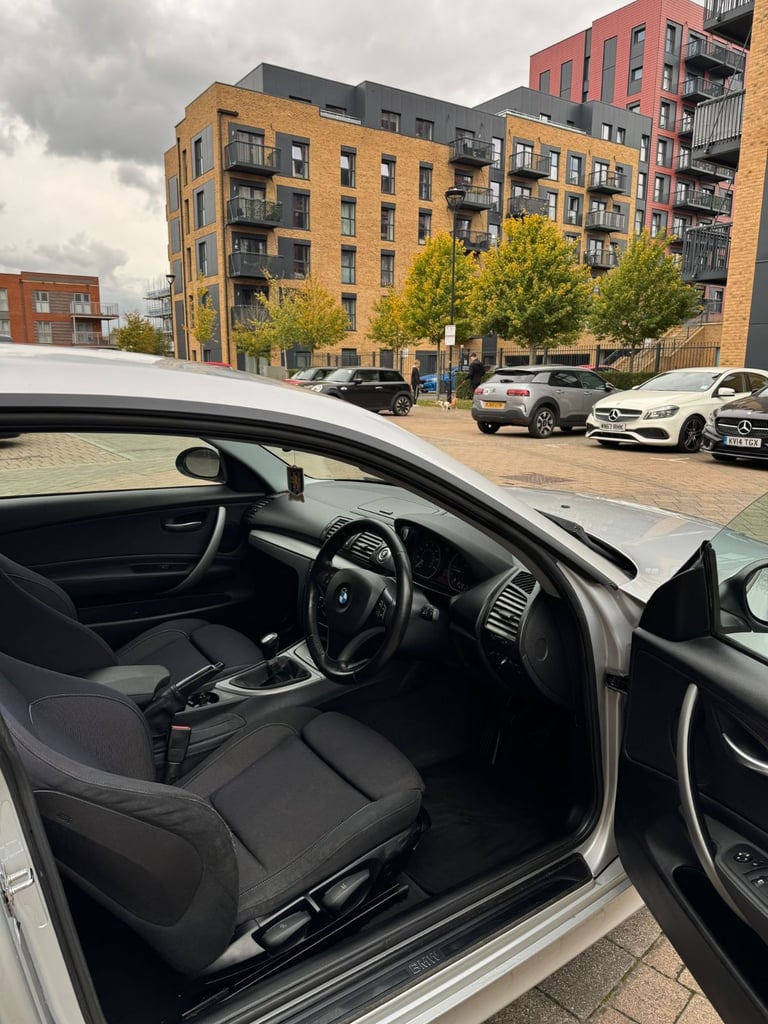 BMW, 1 SERIES, Hatchback, 2009, Manual, 1995 (cc), 3 doors