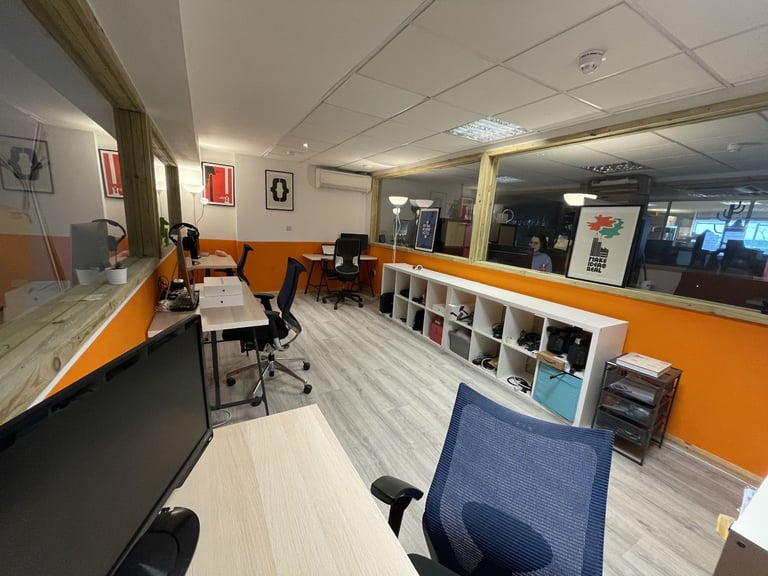 Office | Creative Space | Workspace | Commercial Unit | Desk in Hackney East London E9