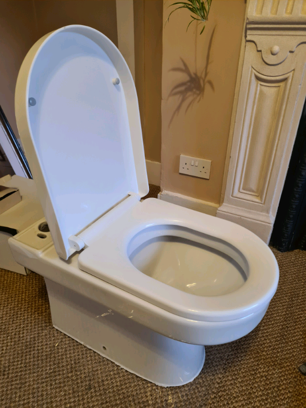 Close Coupled Toilet with soft close seat