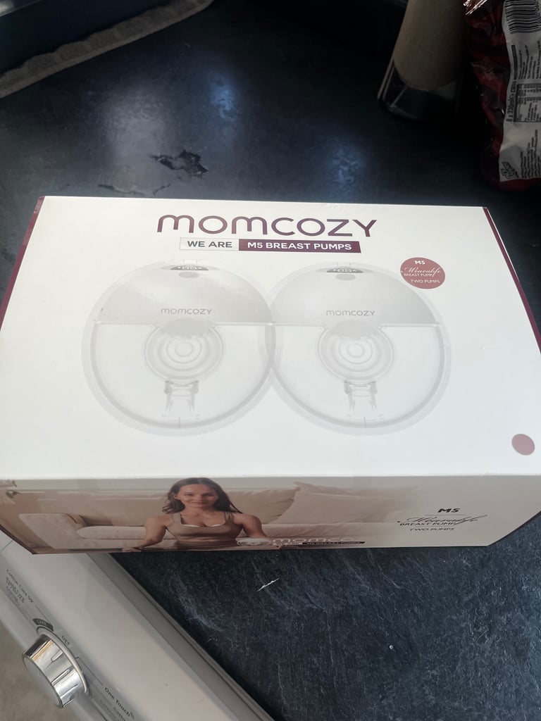 Momcozy M5 breastpumps and nullie electric bottle warmer