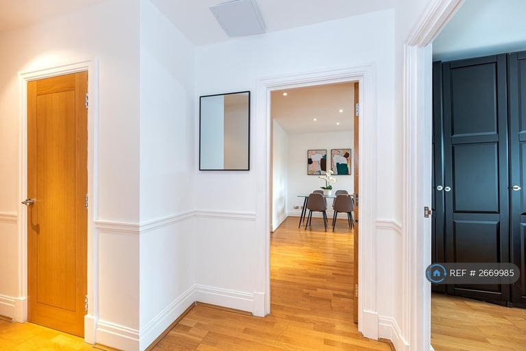 2 bedroom flat in Warren House, London, W14 (2 bed) (#2669985)