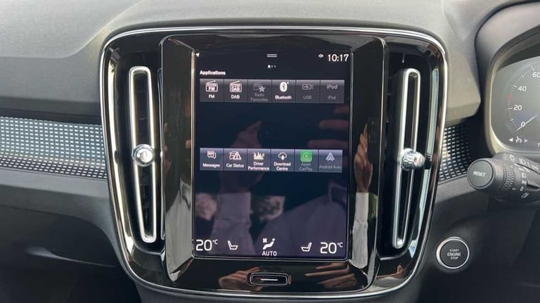 2021 Volvo XC40 2.0 B4P R DESIGN Pro 5dr Auto SUV Petrol Automatic