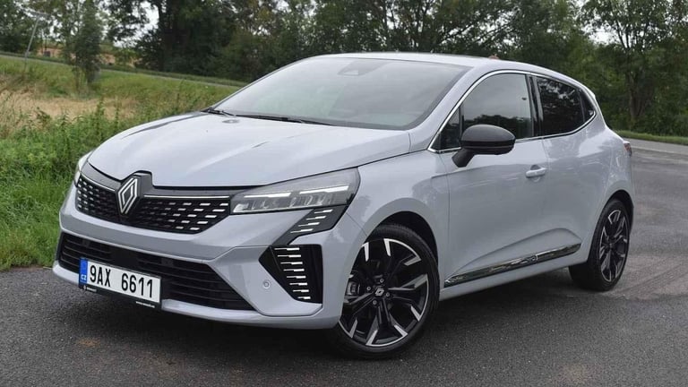 ***READ FULLY*** - As New Genuine Renault Clio Mark 5 (V) Car Mats