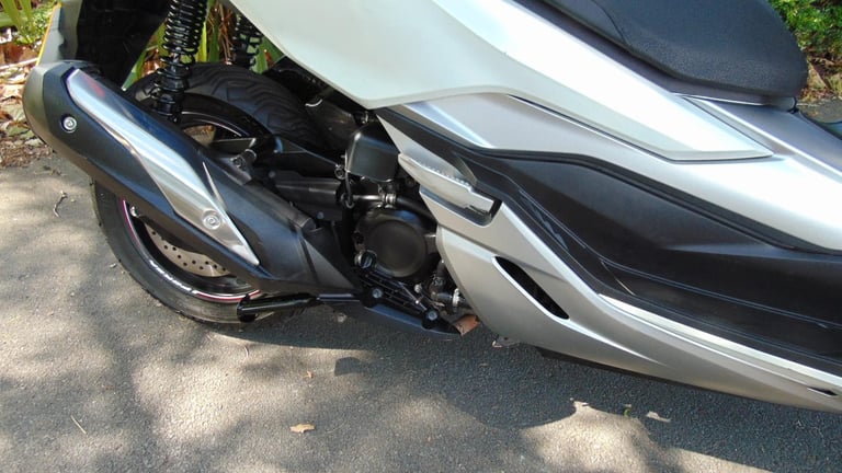 Honda NSS 300 A-K FORZA 2019 AUTOMATIC SCOOTER FSH FAST ECONMICAL ULEZ 
