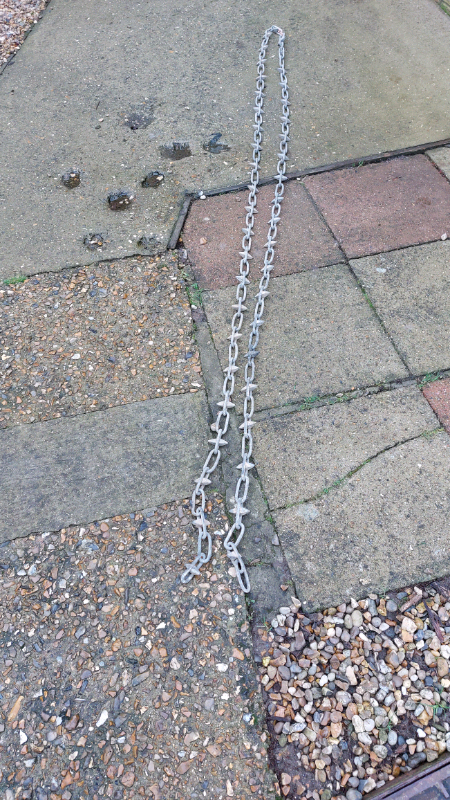 Calvanised garden chain with diamond inserts 