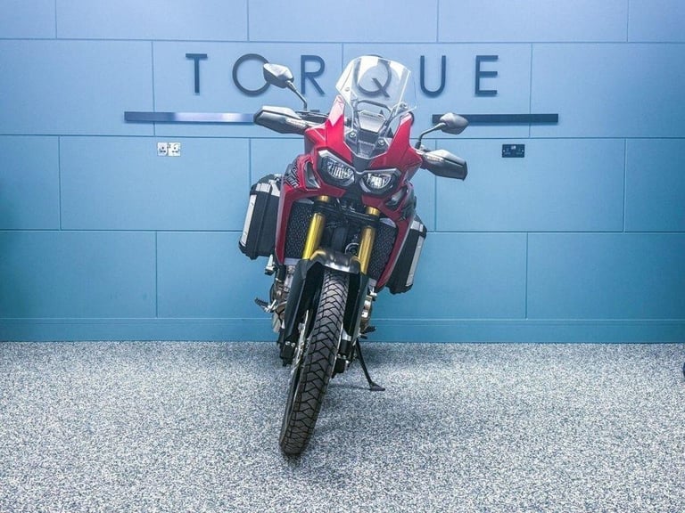 2017 17 HONDA CRF1000L AFRICA TWIN 1000 MANUAL - LOW MILES - FULL LUGGAGE