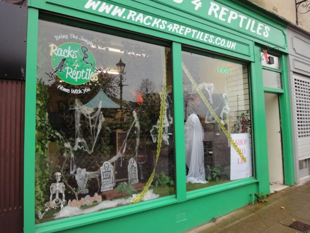 Shop / Office unit available for rent in Falkirk town centre.