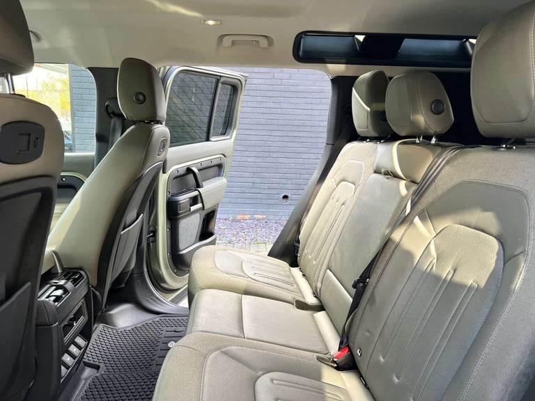 2020 Land Rover Defender 110 2.0 SD4 S SUV + BODYKIT + 22 ALLOYS + 5dr Diesel Auto 4WD Euro 6 (s/...