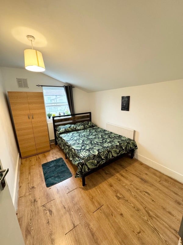 image for 💫Modern Double Room in Silver Street – N18📍