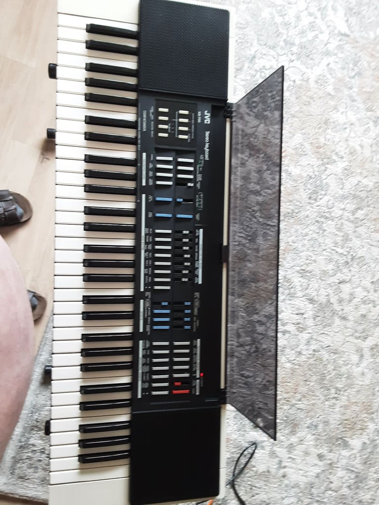 JVC KB-700