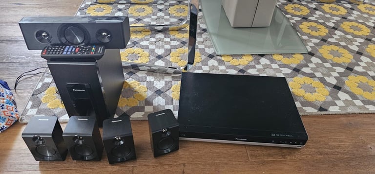Panasonic SA-BTT405 3D Smart Blu Ray Surround Sound 5.1 Home Theatre Syste