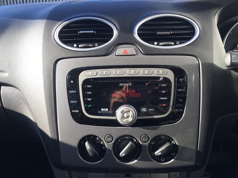 2010 Ford Focus 1.6 Titanium 5dr HATCHBACK Petrol Automatic