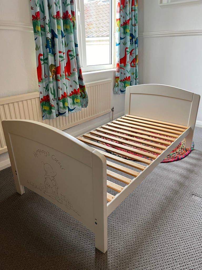 Mothercare cot convertible bed/cot and change table set