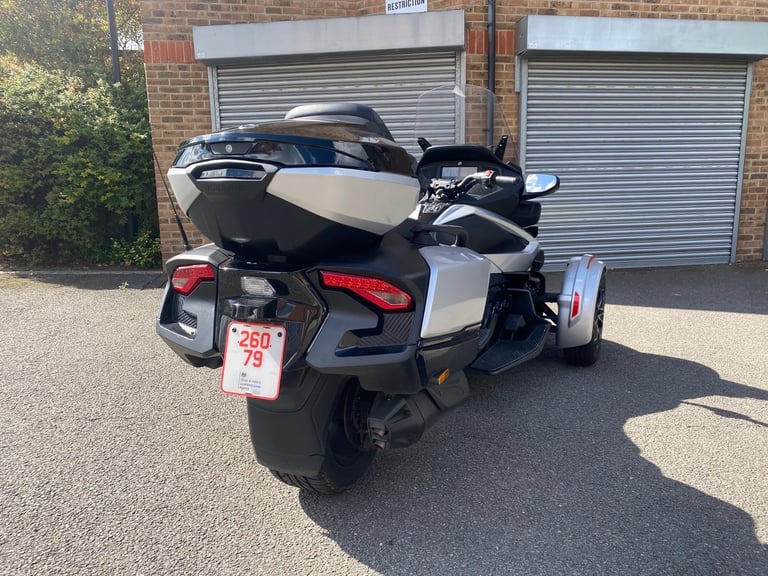 Can-Am Spyder RT Limited — Hyper Silver 2023 reg