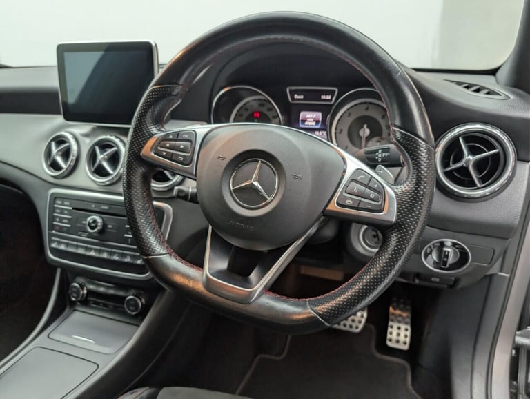  Mercedes-Benz A-Class 2.1 GLA220d AMG Line (Premium) SUV 5dr Diesel 7G-DCT 4MATIC Euro 6 (s/s) (...