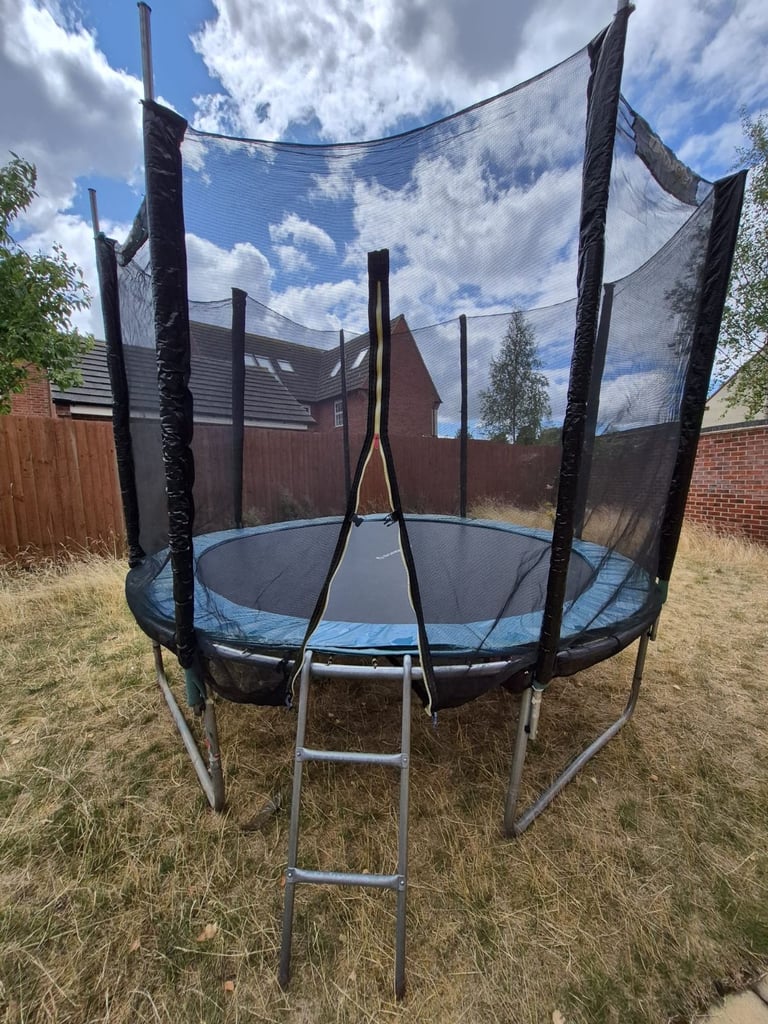 10ft (3m) Trampoline – Excellent Condition