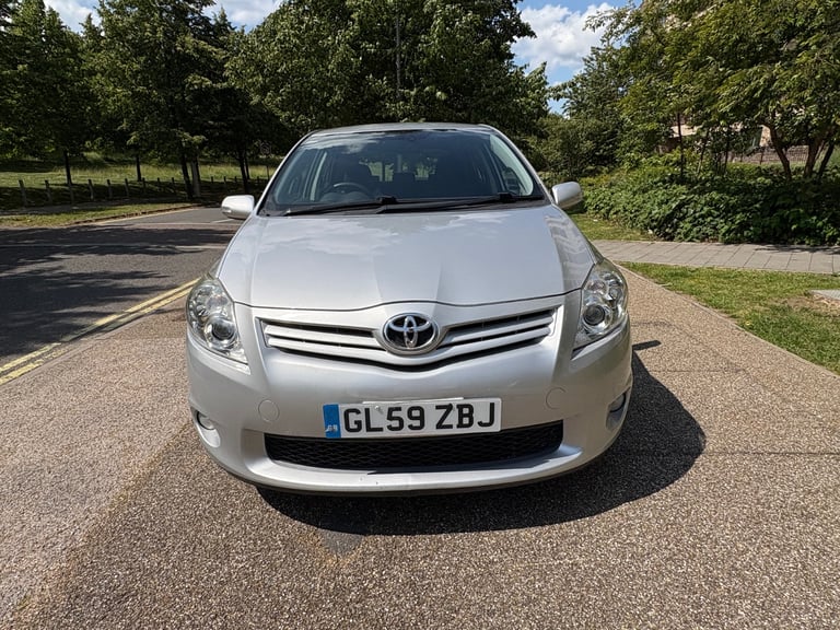 2010 facelift toyota Auris 1.6 automatic, drives perfect, excellent condition inside out,F.S.H 