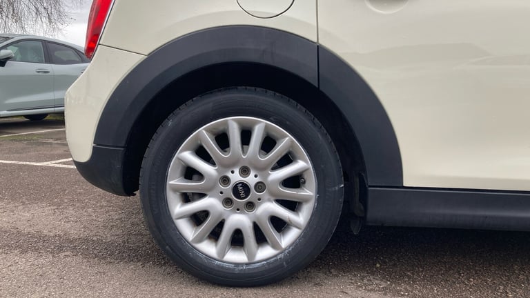 2016 MINI Hatch 1.5 Cooper 5dr Petrol Hatchback Hatchback Petrol Manual