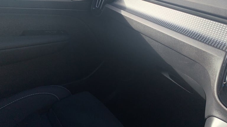 2023 Volvo XC40 Ultimate, B4 mild hybrid, Petrol, Dark ESTATE N/A Automatic