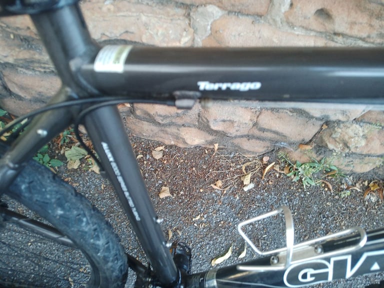 Giant Terrago Large Adults Mountain Bike, Hydraulic Brakes