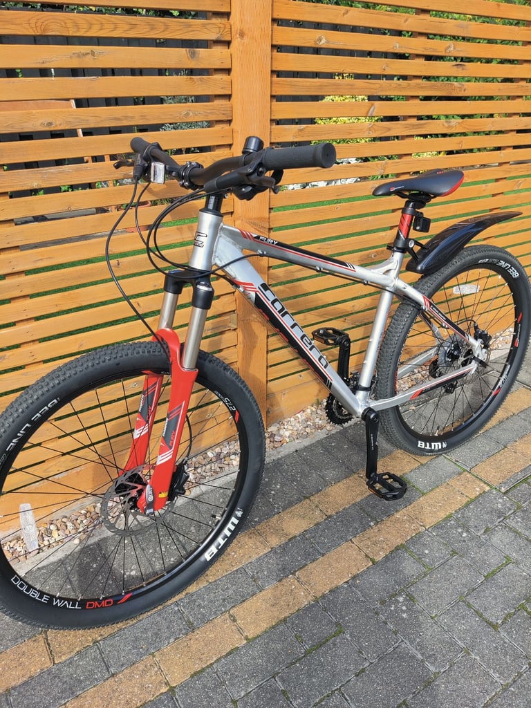 Carrera Fury Hardly used bike 18" frame 