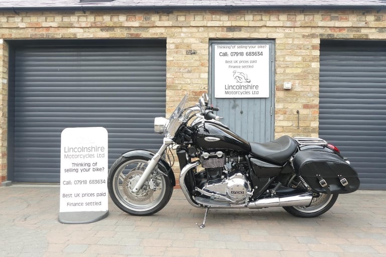 10 Triumph Thunderbird 1700