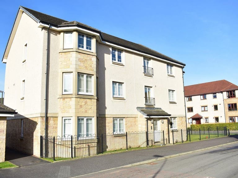 Double Bedroom in 2 Bed Flat