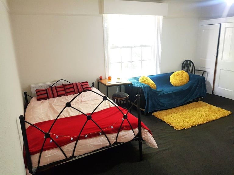 image for LARGE Double room - City Centre - ALL BILLS INC - Available NOW