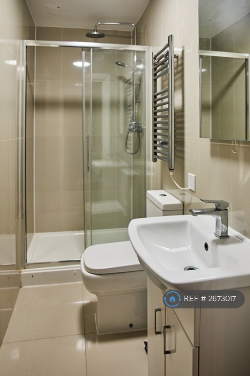 1 bedroom flat in Lincoln Road, Peterborough, PE1 (1 bed) (#2673017)